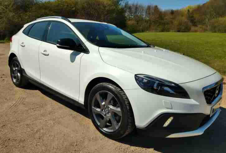 Volvo V40 1.6TD D2 CrossCountry Lux FREE DELIVERY £0 Road Tax