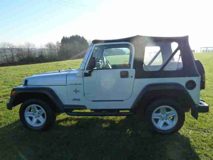 2002 Jeep Wrangler 4.0 Grizzly 2dr Soft Top Silver