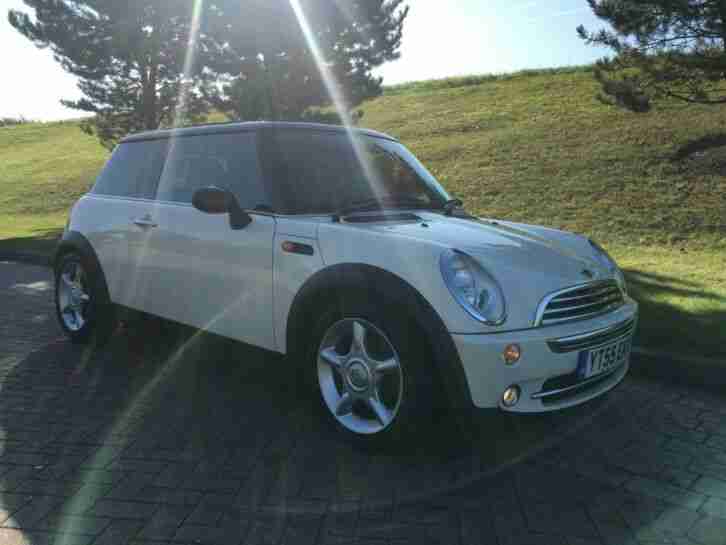 2005 55 MINI COOPER 1.6 CHILLI PACK WHITE 1 LADY OWNER EXCELLENT CONDITION PX