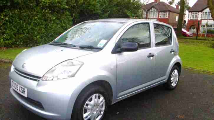 2005 SIRION S SILVER low mileage..