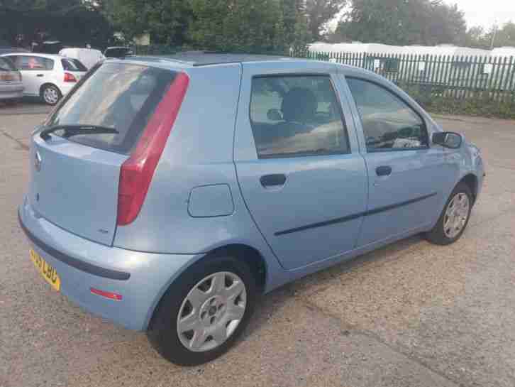 2005 Fiat Punto automatic low mile and new mot