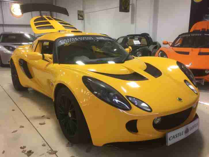 2005 Lotus Exige 1.8 6-speed manual finished in Yellow