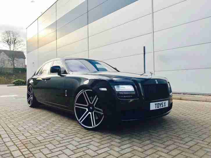 2011 11 Rolls Royce Ghost 6.6 + BLACK + RED LEATHER + REAR ENTERTAINMENT + +