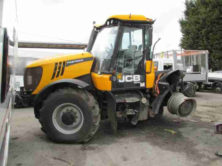 2011 JCB FASTRAC 3230 4WD Engine Cab Front