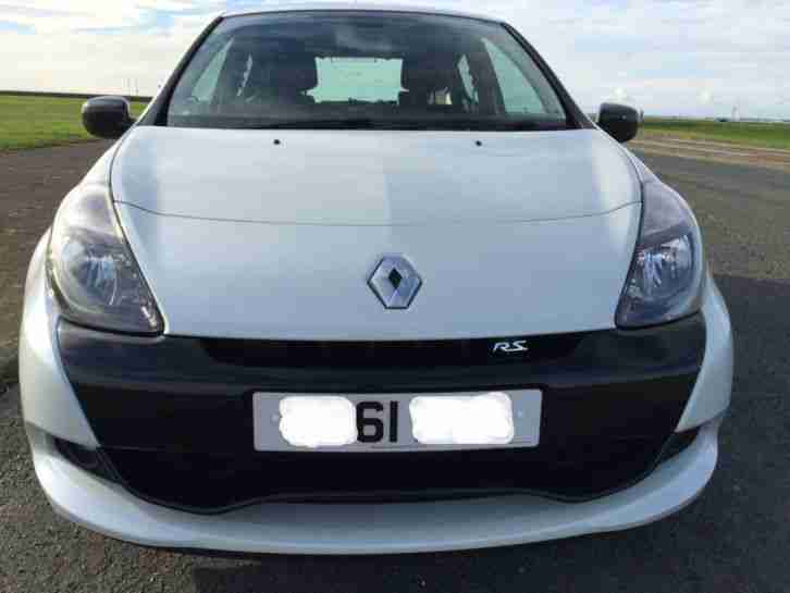 2011 RENAULT CLIO 200RS RENAULTSPORT PEARL WHITE