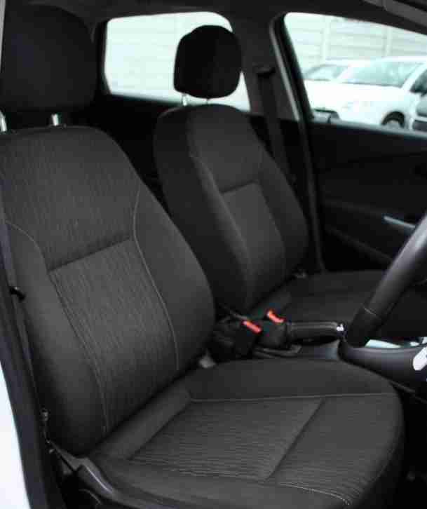 2013 Vauxhall Astra 1.6 i VVT 16v Tech Line Estate 5dr Petrol Automatic
