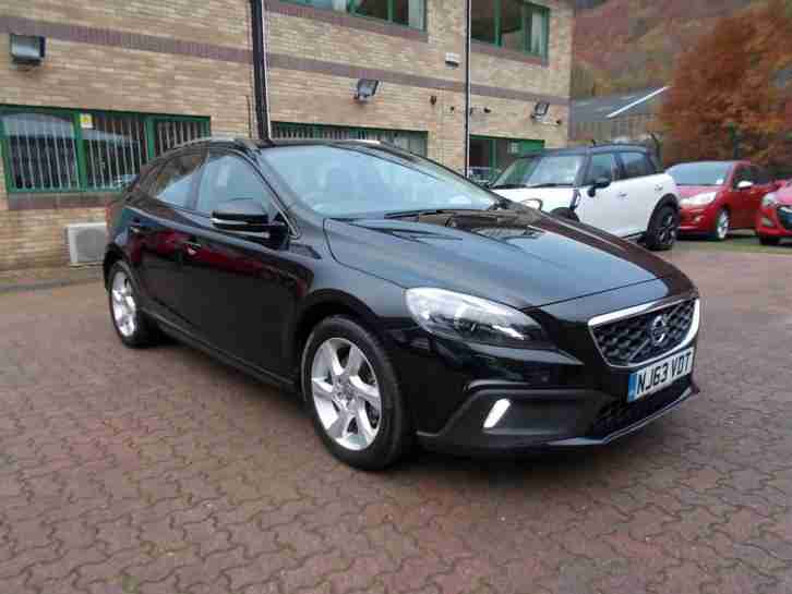 2013 V40 D2 CROSS COUNTRY LUX One Owner