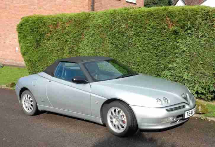 Alfa Romeo Spider Lusso 2.0L 2000 MOT3 18 Power Roof not working. CW12