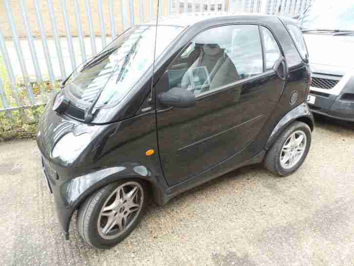 Black, , Fortwo, PURE 2003 Breaking for