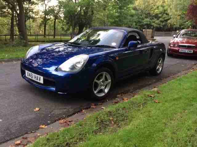 Catch the lovely Autumn nights with the roof down! Stunning MR2 ! NO RESERVE!!
