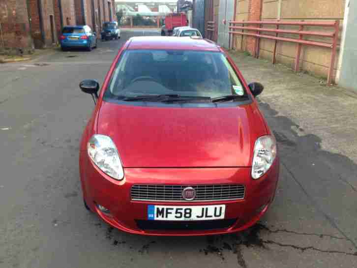 Grand Punto 1.2 in red