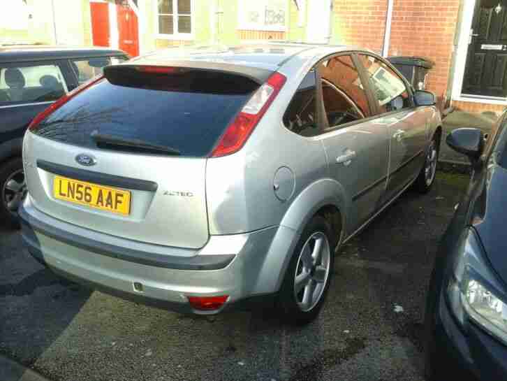 Ford focus AUTOMATIC 950000 spares or repairs needs mot bargain PX swap