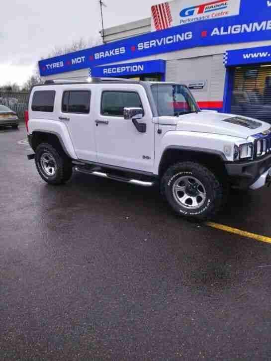 Hummer h3 rhd right hand drive. Not a import. 3.7 luxuary 4x4 mint very low mile