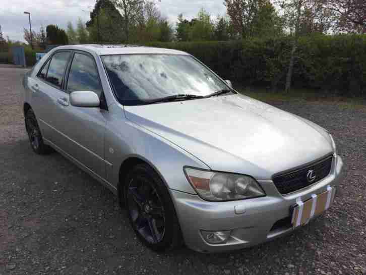 Lexus IS 200 2.0 SE.2 owners. Fully serviced.