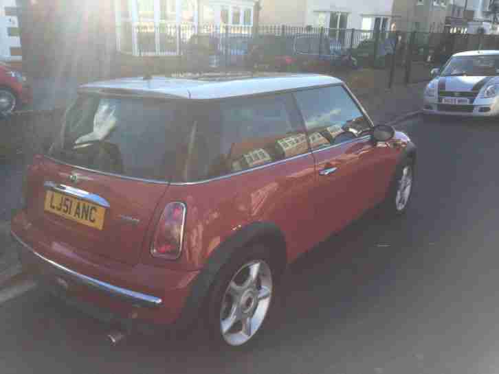 MINI COOPER 2002 PANORAMIC ROOF GREAT CONDITION