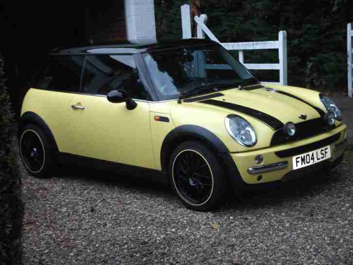 Cooper 04 yellow black roof with