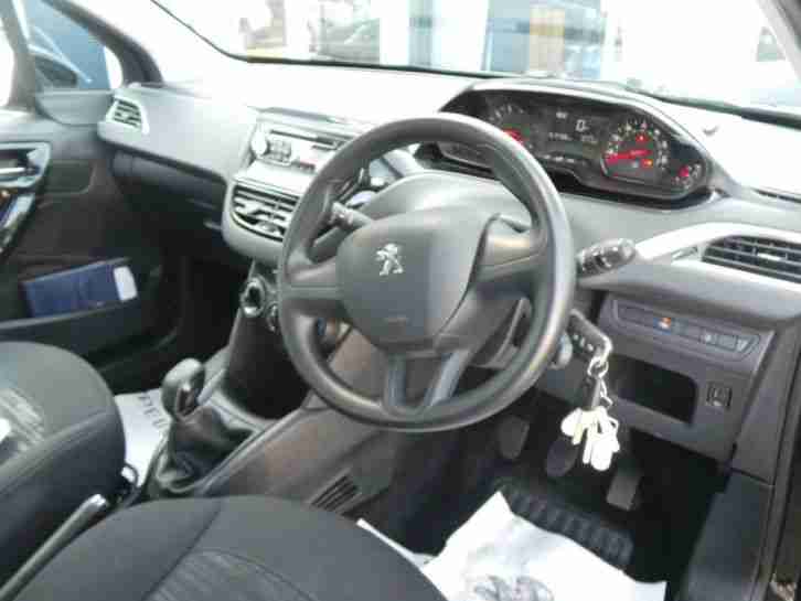 Peugeot 208 1.2 VTi Access PLUS 5Dr - Nera Black