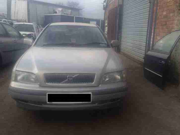 Volvo S40 1.8 ( 115bhp ) 1999 SE BREAKING FOR SPARES AND REPAIRS