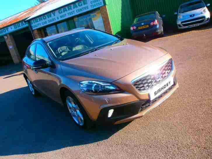 V40 D2 CROSS COUNTRY LUX